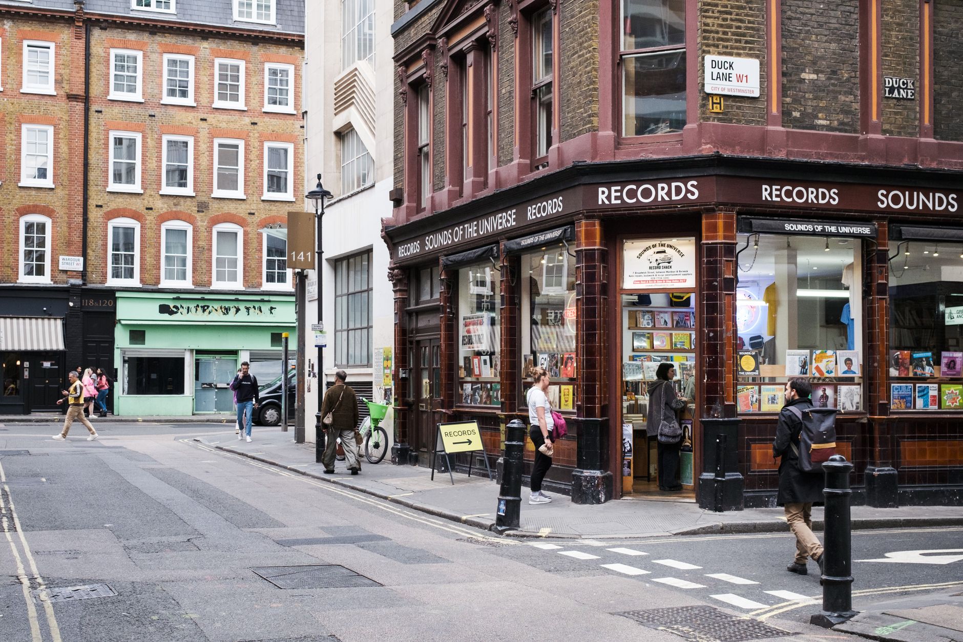 How to Find Local Businesses Without a Website in London