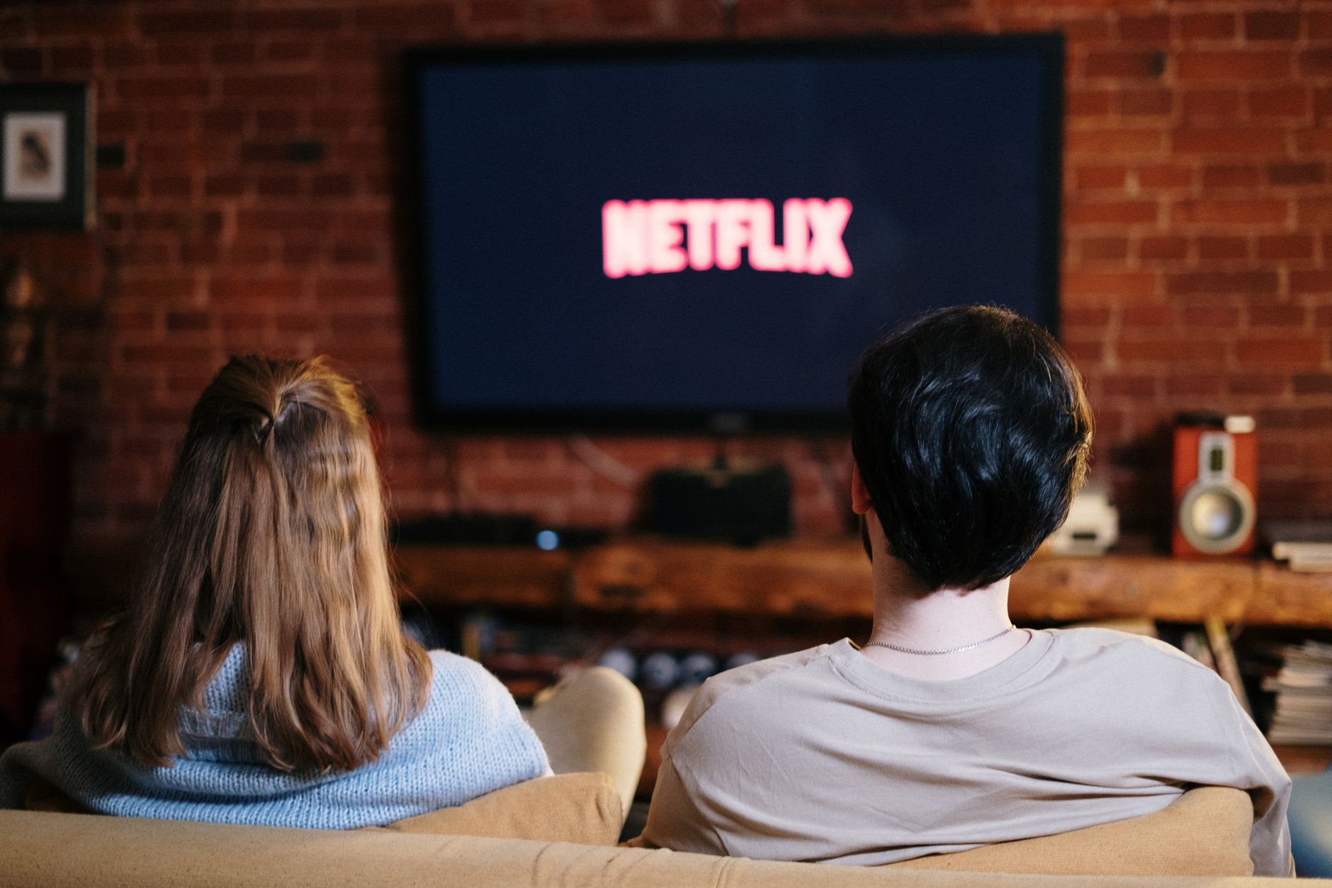 Smart pick: comparing youtubedownloads.net for entertainment fans