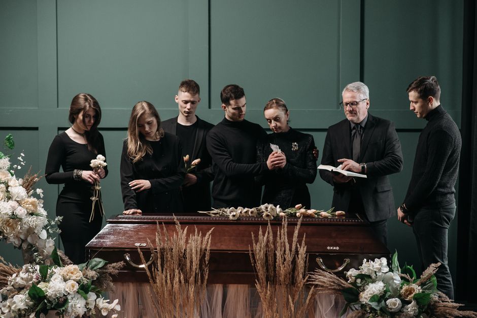 Ways to read obituaries well